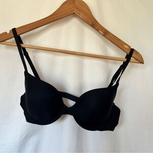 Victoria's Secret Black Underwire Tee Shirt Bra Molded Cup